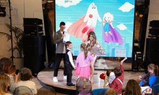 Скандал с "Мисс Россия": появилась на детском мероприятии в очень откровенном платье