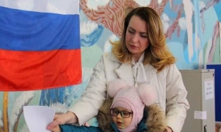 Избирательный look: омские дамы от власти проголосовали «за»