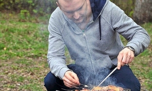 В Омске на 9 мая шашлыки запретили, а врач против