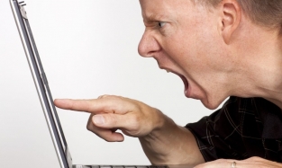 Оскорбленная в интернете омичка наказала своего обидчика рублем