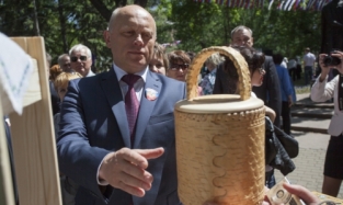 Губернатор Виктор Назаров «зашопился» в День России  