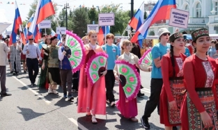 Парад национальностей в Омске собрал больше двух тысяч человек  