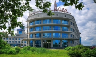 В Омске гостей дня города разместят в "Маяке" за 600 тыс. руб.