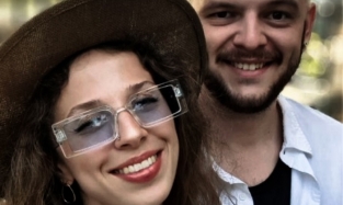 Звезда Омского музтеатра последний день отпуска отметила эротичным фото