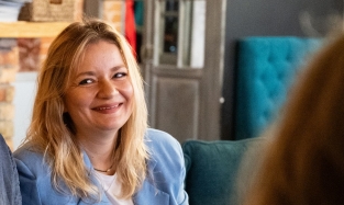 Звезда омского "Пятого театра": "Мой муж, слава богу, никакого отношения к театру не имеет"