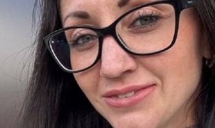 Молодая мама, экс-глава депархитектуры Омска лично проводила в школу старшенького