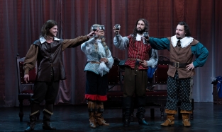 "Три мушкетера" (16+) - хит вне времени и эпох на сцене омской "Галерки"