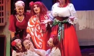 Цыганско-кавказские страсти с итальянским уклоном: премьера омских "ермолаевцев"