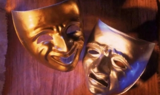 Омич стал жертвой мошенников, желая попасть на премьеру спектакля