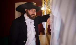 Сменил Заполярье на Подмосковье: омский актер сыграет культового персонажа Пушкина