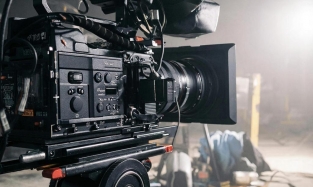 Егор Кончаловский работает над документальным фильмом о Донбассе