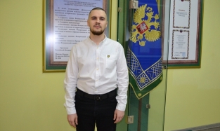 Омский пристав спас замерзающую омичку