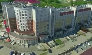 Элитку с бассейном на 7 этаже продают недалеко от омского "Ашана"