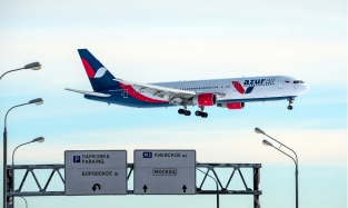 У омичей, летающих самолетами Azur Air, могут возникнуть сложности