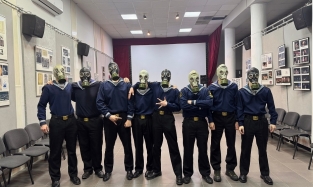 Омские речники в противогазах: в Доме кино провели патриотический квест