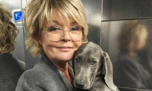 56-летняя Юлия Меньшова ушла в "декрет"