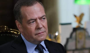 Экс-президент России согласился редактировать новый учебник для старшеклассников