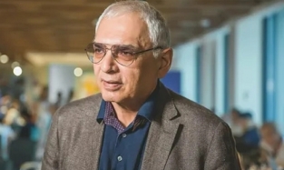Карен Шахназаров, директор "Мосфильма": "Сделать картину, которая ... поставит те же вопросы, - кажется, правильной темой"