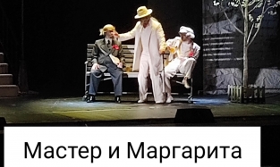 Омская пиарщица в экстазе от фестивального спектакля кукольников