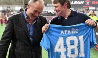 На футболке звезды омского ФК «Иртыш» теперь число 481 