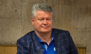 Звезда кино Олег Тактаров развеял в Омске миф, что надо пить много чистой воды