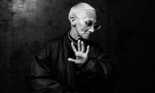 Звезда фильма "Орда" и скандального сериала "Содержанки" показала в Омске свой спектакль