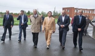 «Персиковый» Вячеслав Синюгин и другие провалы гардероба чиновника