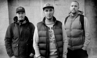 «На связи» 5 лет: омская группа «Грот» выпустила новый альбом