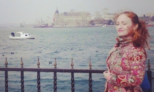 Светлана Захарова: «Настоящие русские девушки - в платьях и с балалайками»
