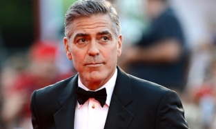  Джордж Клуни плохо ведет себя в постели