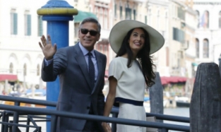 Супруга Джорджа Клуни не хочет рожать ему детей