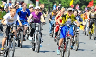 2500 велосипедистов проедут по центральным улицам Омска