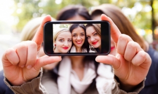 Омичи могут попасть на самое большое селфи в мире