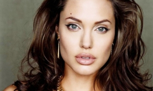 Анджелина Джоли шокировала своим видом на официальном мероприятии