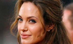 Анджелине Джоли исполнилось сорок лет