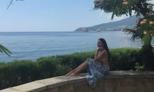 46-летняя Эвелина Бледанс продемонстрировала свои ягодицы