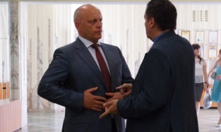 ВРИО губернатора Назаров показал московским телевизионщикам свой карман