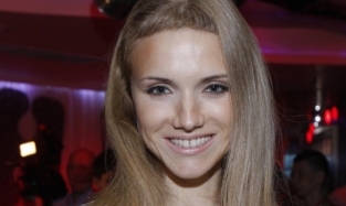 Солистка «Фабрики» поэкспериментировала с цветом волос