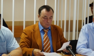 Олег Любушкин продемонстрировал модный горчичный пиджак