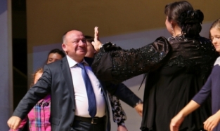 Министр Лапухин лихо отплясывал с Заволокиной на глазах у жены