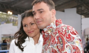 Супруга Андреева из «Иванушек» рассказала о его «изменах»