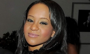 Врачи не имеют права обнародовать причину смерти дочери Уитни Хьюстон