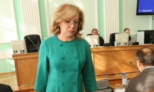 Депутат Матвеенко ностальгировала по лету в шелковом нефритовом платье