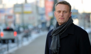 Рэперу из Омска предложили спеть песню в поддержку Навального за один миллион рублей.
