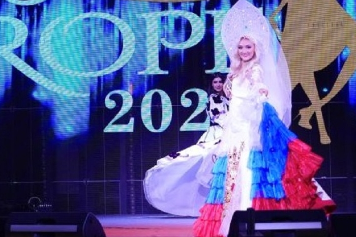 скрин с трансляции Мисс Европа