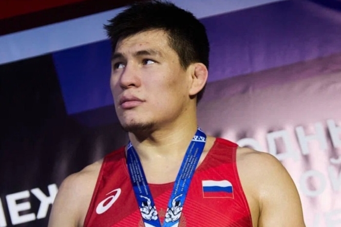 фото со страницы vk Адлета Тюлюбаева