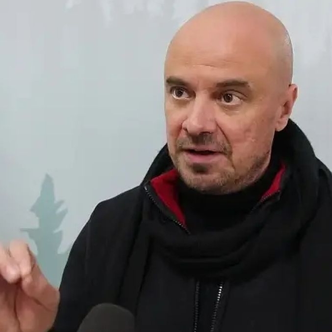 В Омской филармонии рассказали, как удалось ангажировать модного поэта Маленко