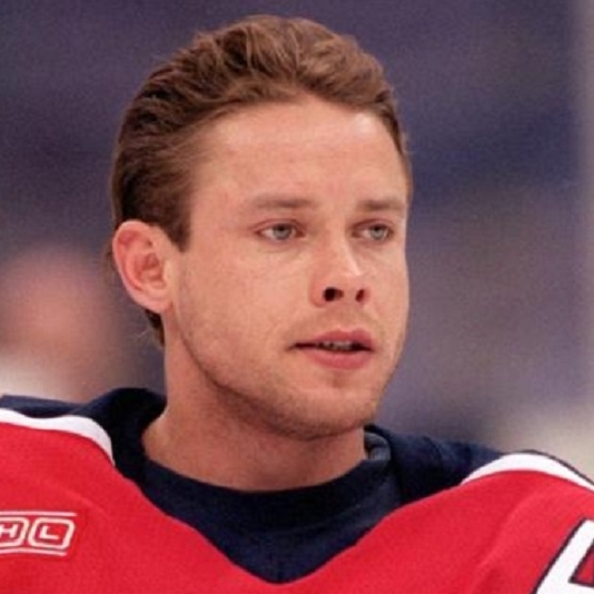 Звезде хоккея Павлу Буре придется делить 70 млн долларов