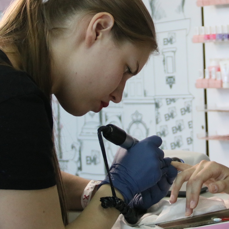 Новый ГОСТ на маникюр и педикюр: клиента ради или против мастеров