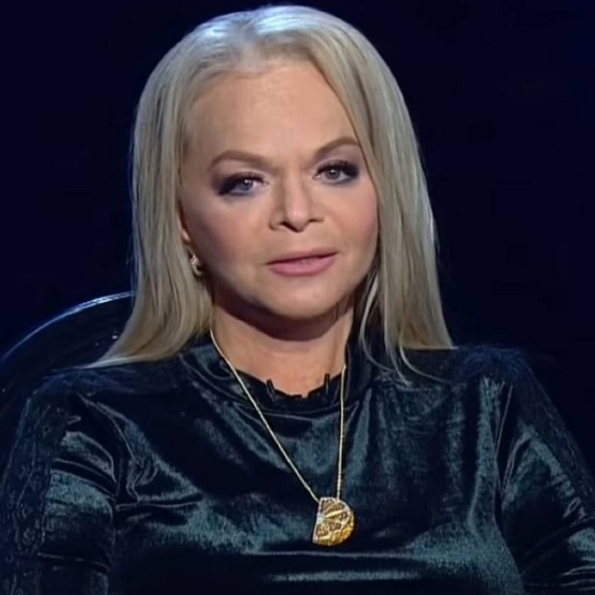 У Ларисы Долиной снова дела с адвокатом: он ее в театр позвал